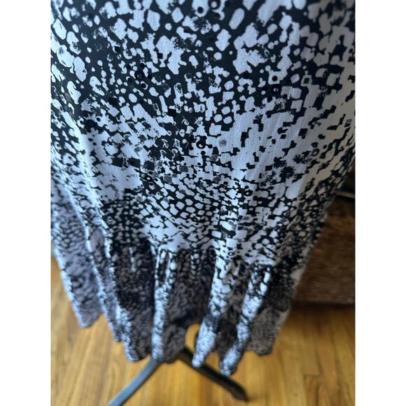 Frank Lyman Design Black & White Abstract Print Dress Ruffle Neckline - Picture 4 of 8